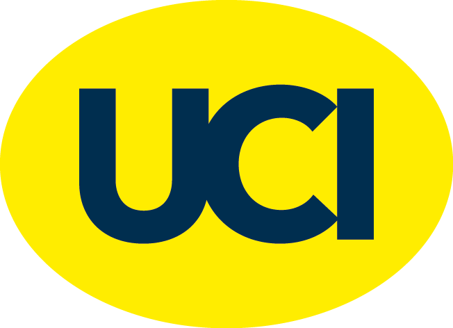 UCI-Logo auf gelbem Hintergrund.